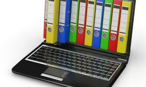 Polacy wciąż myślą, że w internecie trzeba płacić kartą kredytową