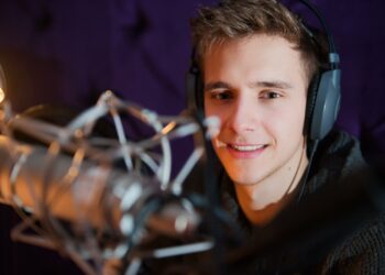 Cartoon Network zagląda Za bramę ogrodu