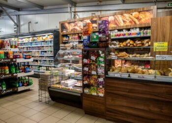 Maj pod znakiem dobrych nastrojów w małych i średnich sklepach. Wskaźniki NHT na wysokich poziomach. Badanie danych M/platform dla segmentu handlu tradycyjnego