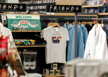 Unikalny design i popkulturowe gadżety licencyjne na półkach w salonach Empik. Jeszcze więcej inspiracji prezentowych