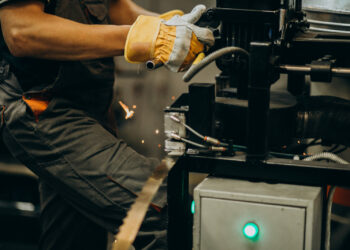 Jak rozkochać pracownika w firmie? 6 wskazówek dla organizacji, które pomogą zwiększyć zaangażowanie personelu